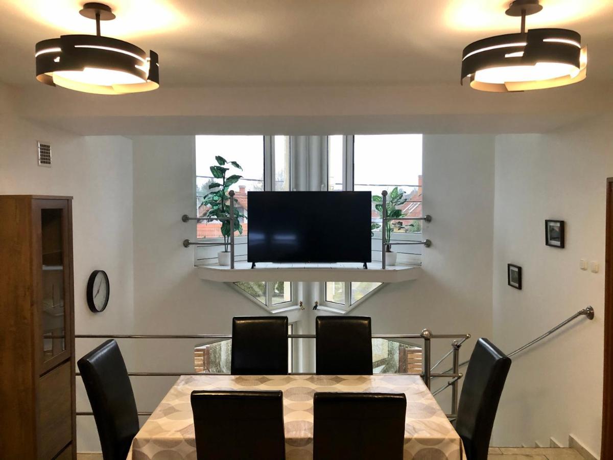 Mol-Ker-Vill Apartment Lenti Bagian luar foto