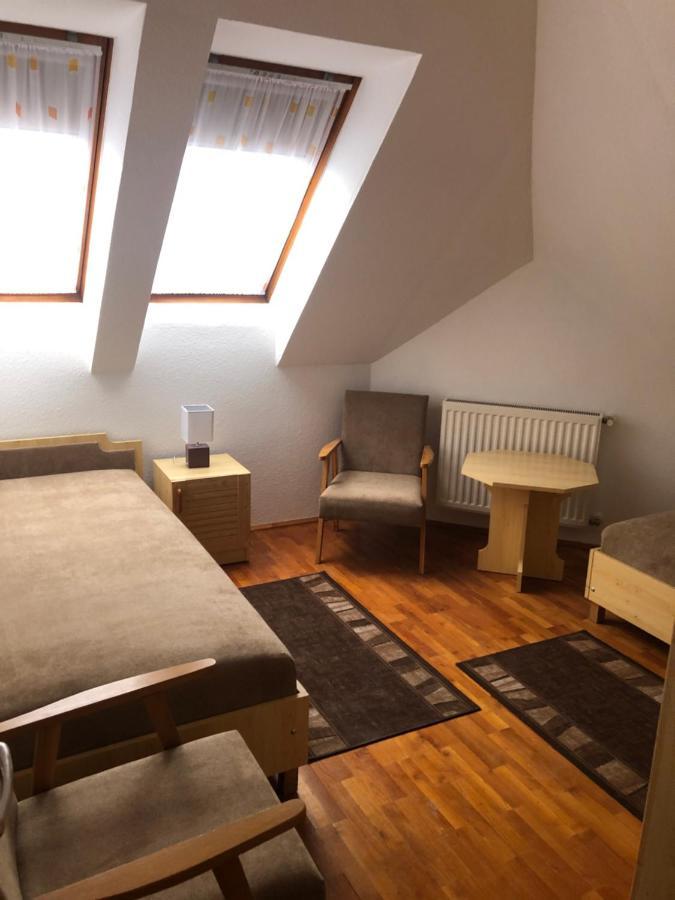 Mol-Ker-Vill Apartment Lenti Bagian luar foto