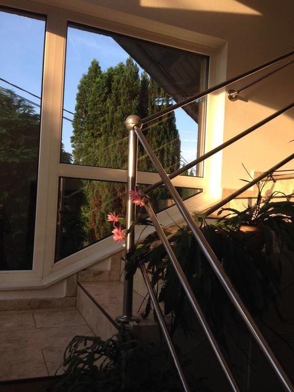 Mol-Ker-Vill Apartment Lenti Bagian luar foto
